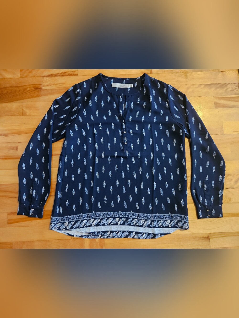 Contemporaine Exclusive To Simons Navy Feather-Print Blouse Size M